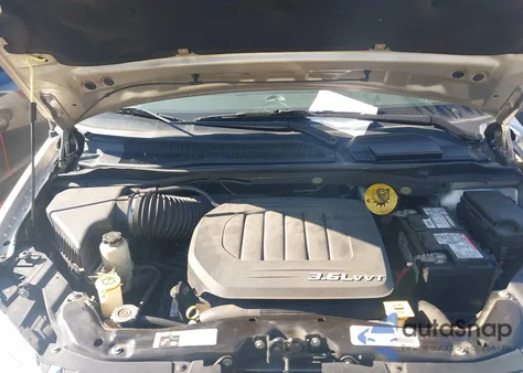 2014 Dodge Grand Caravan Sxt z USA, uszkodzony, nr VIN 2C4RDGCG7ER252872